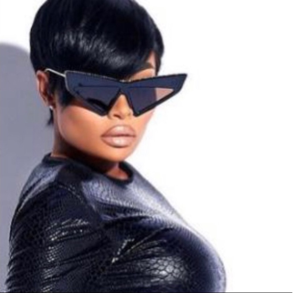 GUCCI Hollywood Forever GG0430S Crystal Mask Wing Black Gold Cateye Sunglasses